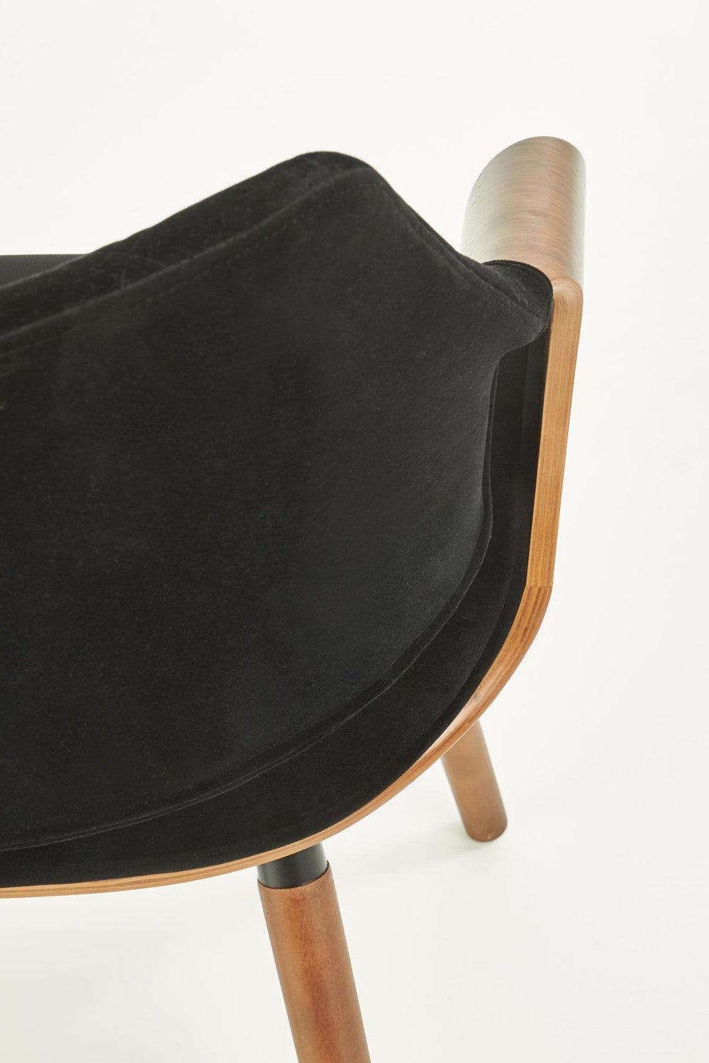 Krēsls Gora 56/55/77/47 cm riekstkoks / melns - N1 Home