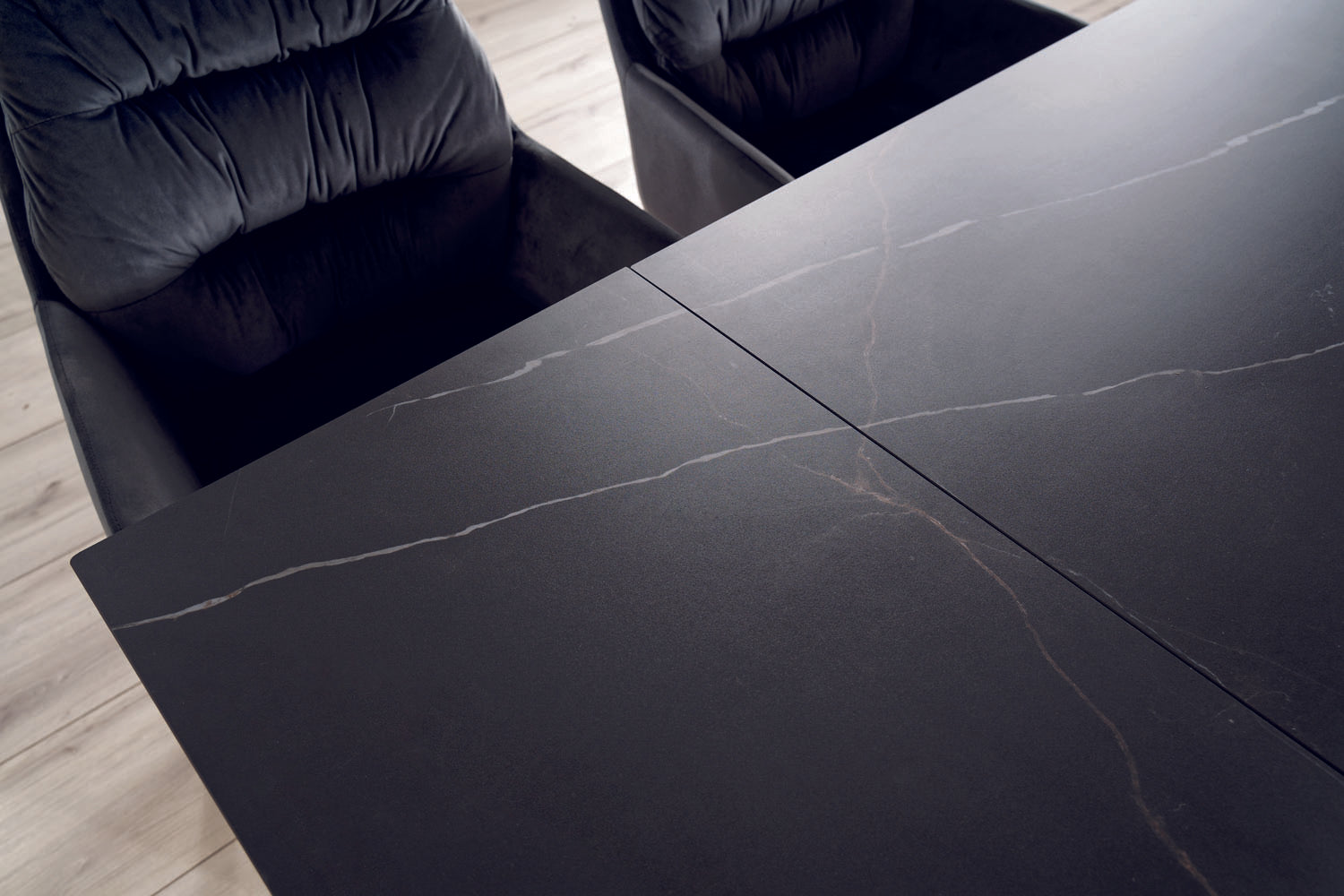 Westin keramikas galds, Sahara Noir 90x160-240 cm